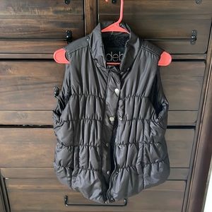 Black puffer vest